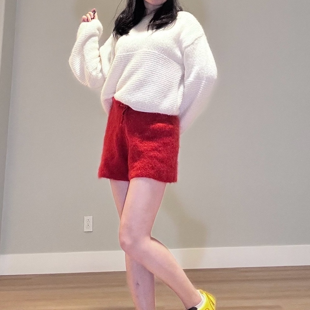 NEIWAI Red Mohair Knit Shorts